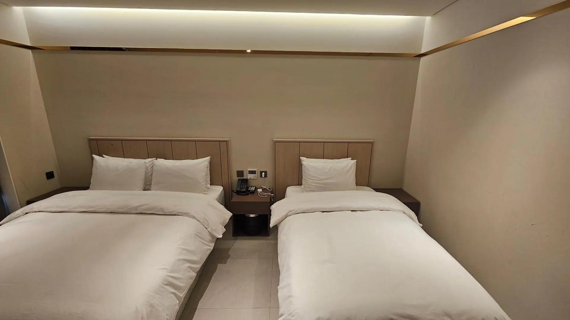 The Gleam Hotel 인천 2*,
