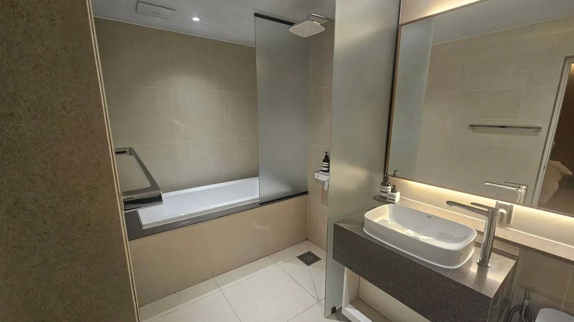 The Gleam Hotel Incheon South Korea