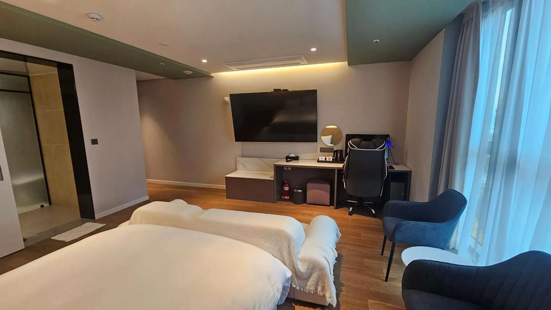 The Gleam Hotel Incheon 2*,