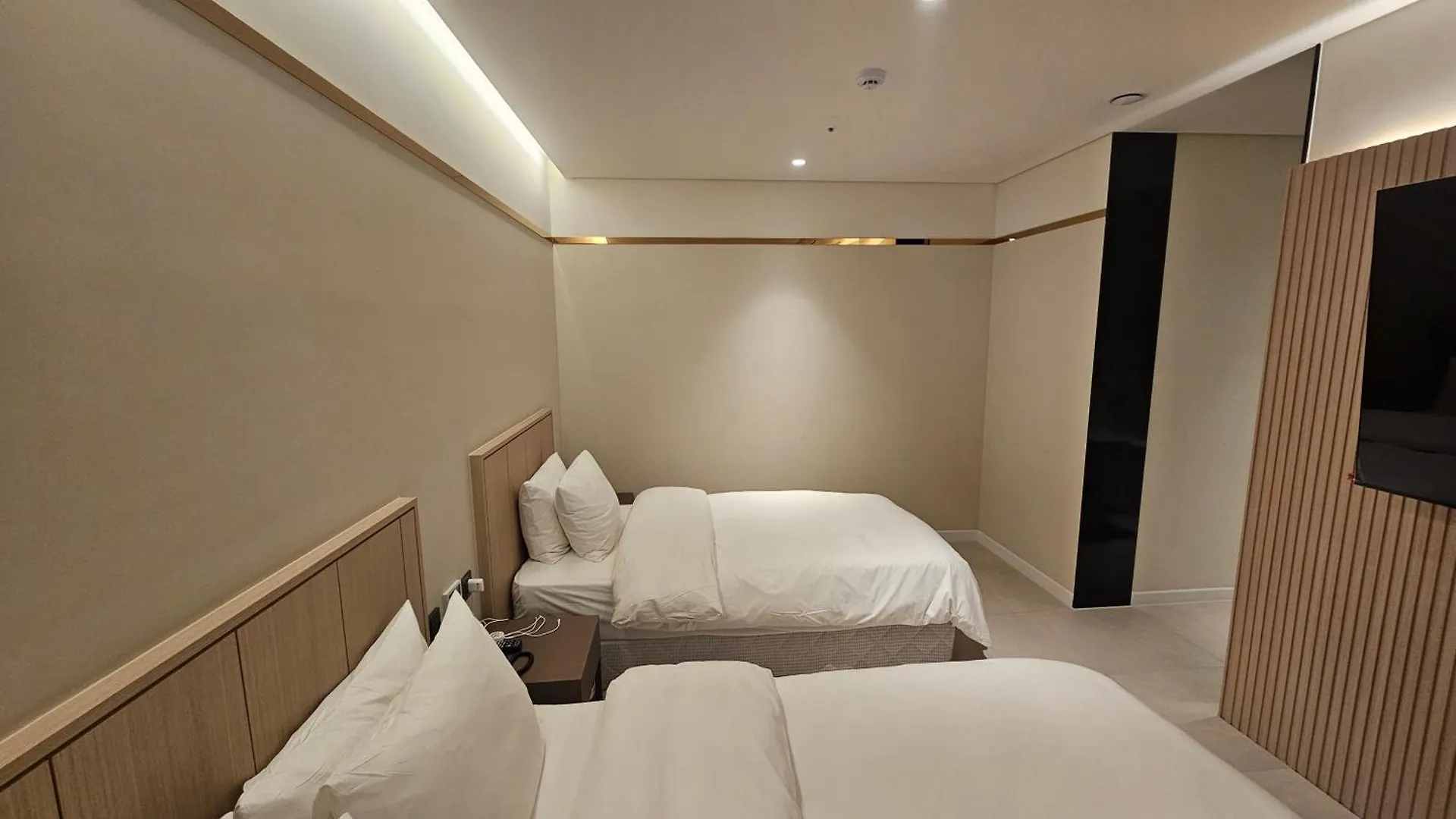 The Gleam Hotel Incheon 2*,