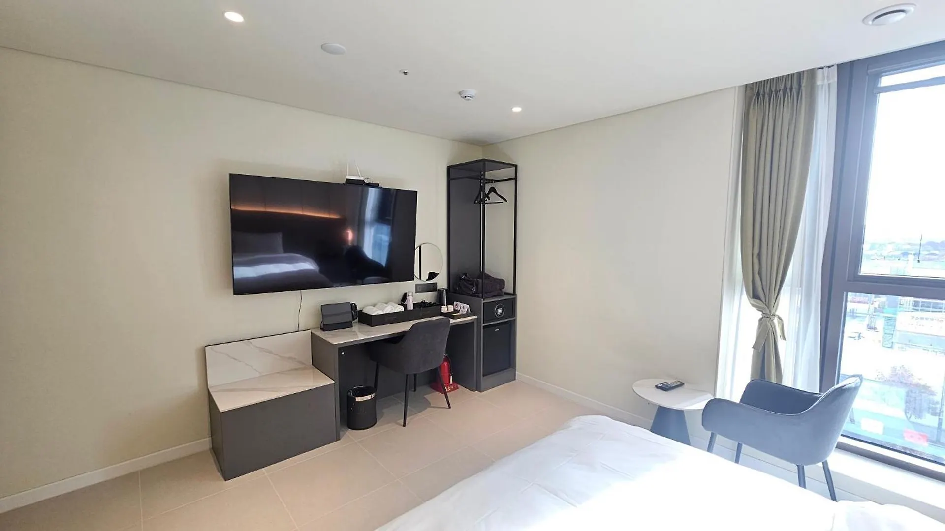 **  The Gleam Hotel Incheon South Korea