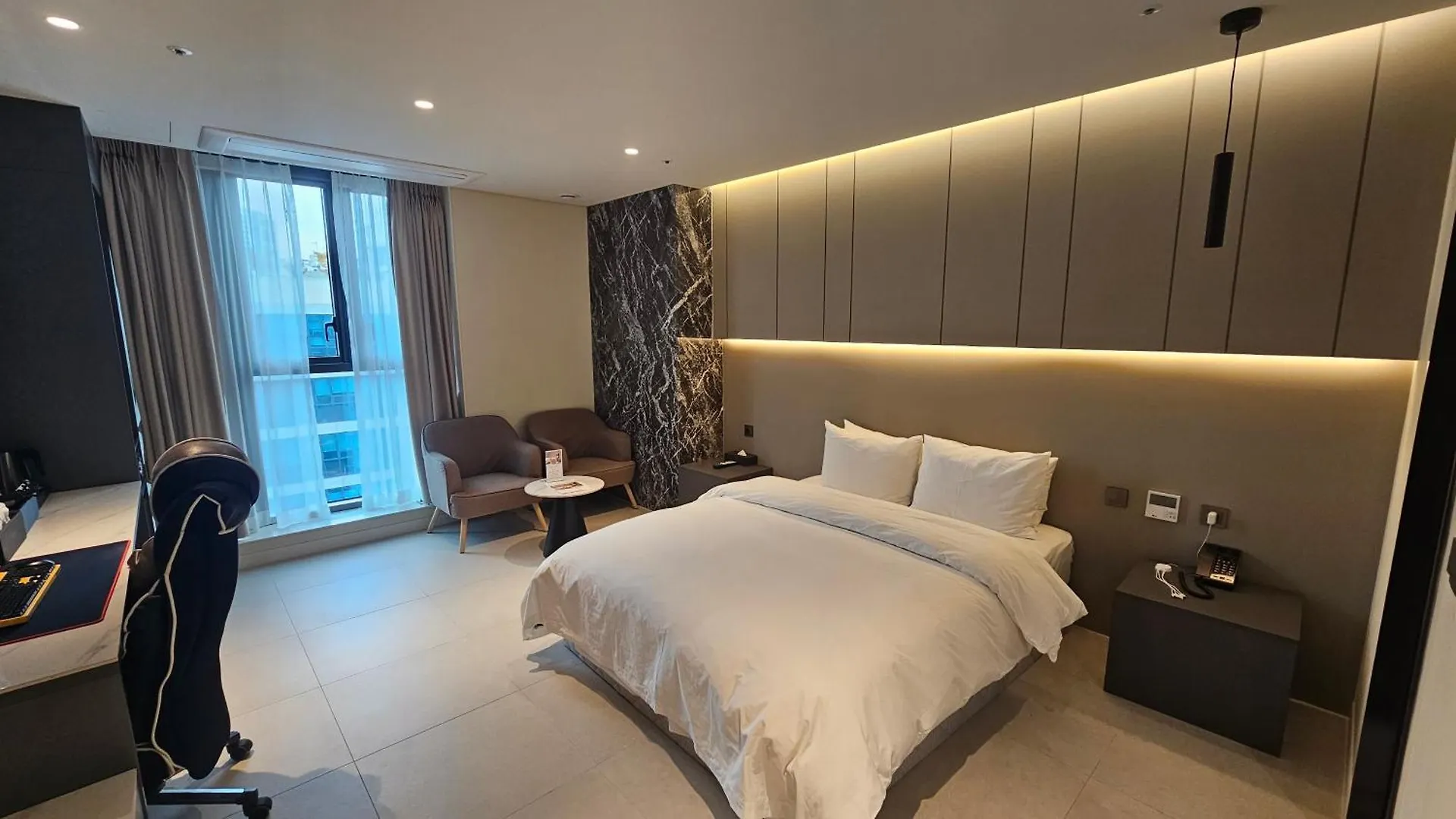 The Gleam Hotel Incheon 2*,  South Korea