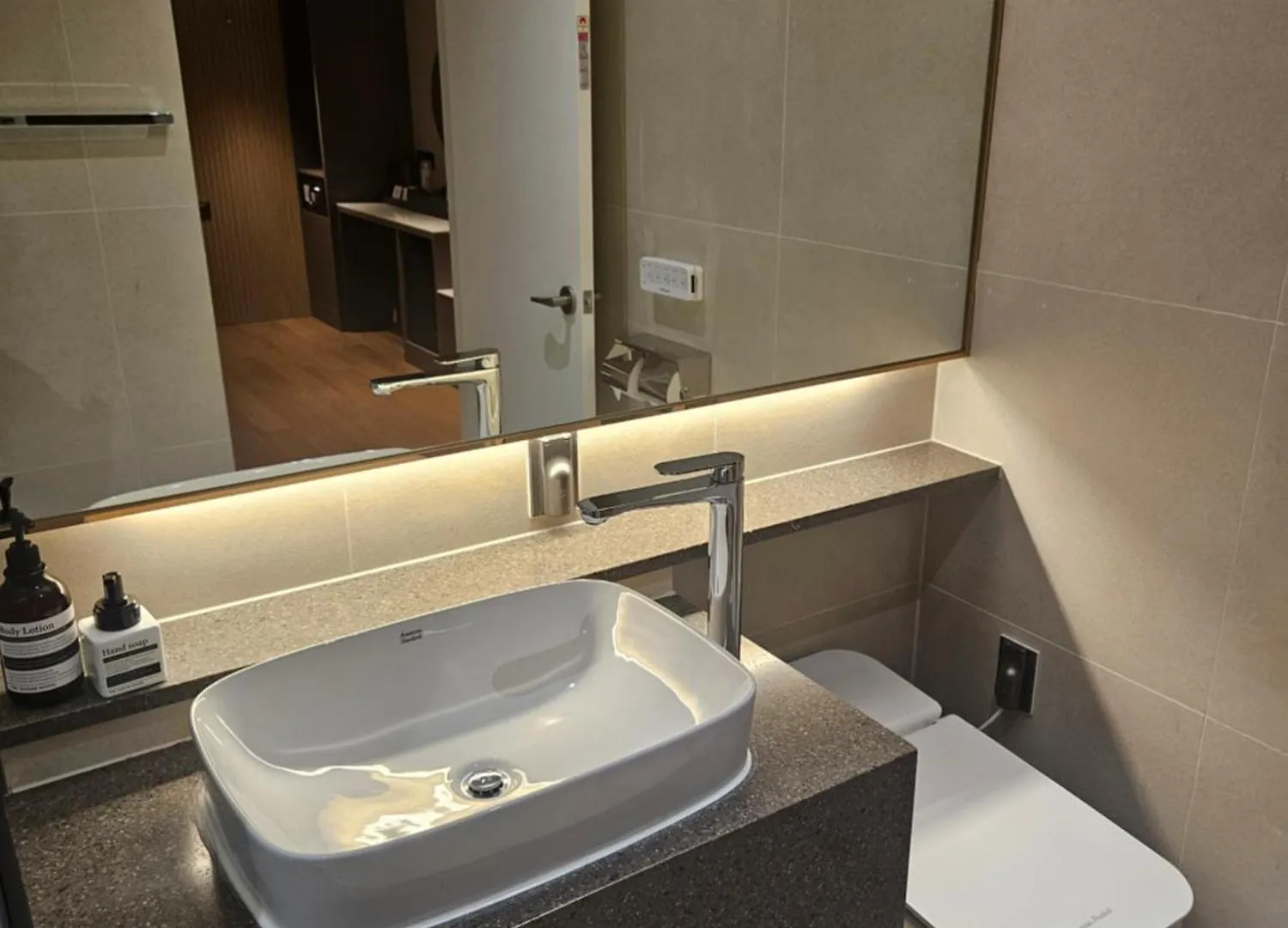 **  The Gleam Hotel Incheon South Korea